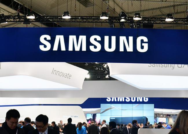 samsungstand.jpg
