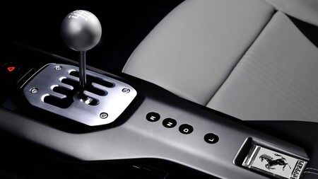 Ferrari 12cilindri Manuale 2026 5