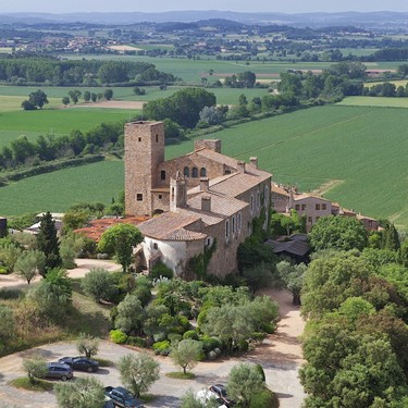En vacaciones siéntete como un rey alojándote en un castillo como el Hotel Castell D’Empordà