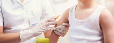 Si los pediatras la recomiendan, ¿por qué la vacuna Bexsero contra la meningitis B no está financiada en España?