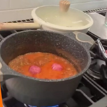 Cómo hacer las albóndigas en salsa roja al estilo Martha Higareda: así reaccionó su esposo cuando las probó