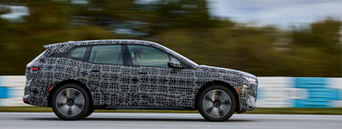 Probamos el prototipo del BMW iX: renovación en 2025 para hacerlo un 10% más eficiente y con nuevo equipamiento deportivo M en opción