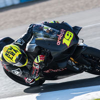 Álvaro Bautista: "La Ducati Panigale V4 R tiene parte del ADN de la MotoGP"