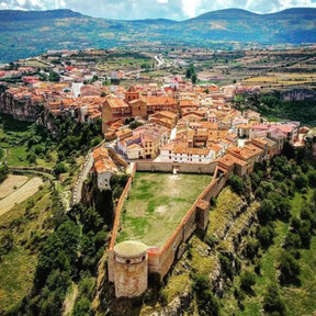 Este pueblo medieval de Teruel es uno de los más bonitos de España: la escapada perfecta para ir en octubre 