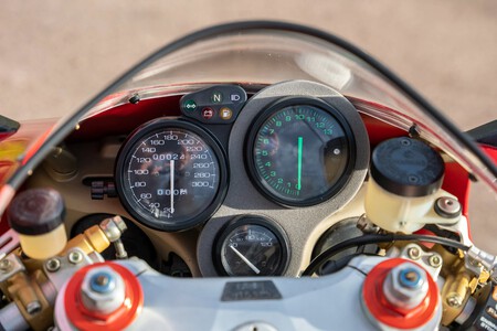 Ducati 916sps 40