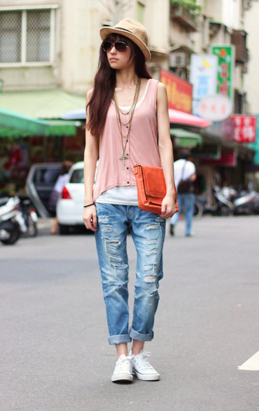 Moda en la calle: a vueltas (de nuevo) con los rotos de los vaqueros 