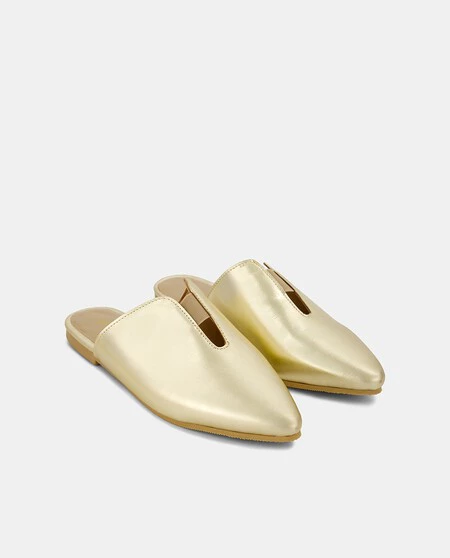 zuecos de piel