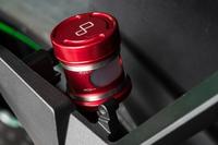 Depósito de freno y embrague Ligtech, para darle color a tu moto 