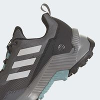 Las zapatillas de senderismo Adidas Eastrail 2.0 Rain DRY tan impermeables como unas botas de agua, en liquidación 