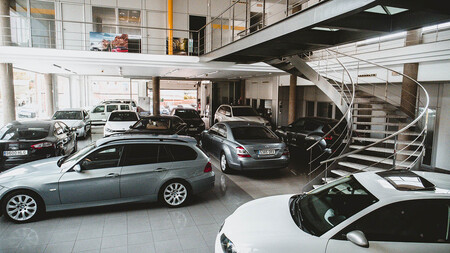 Exposición de coches de segunda mano