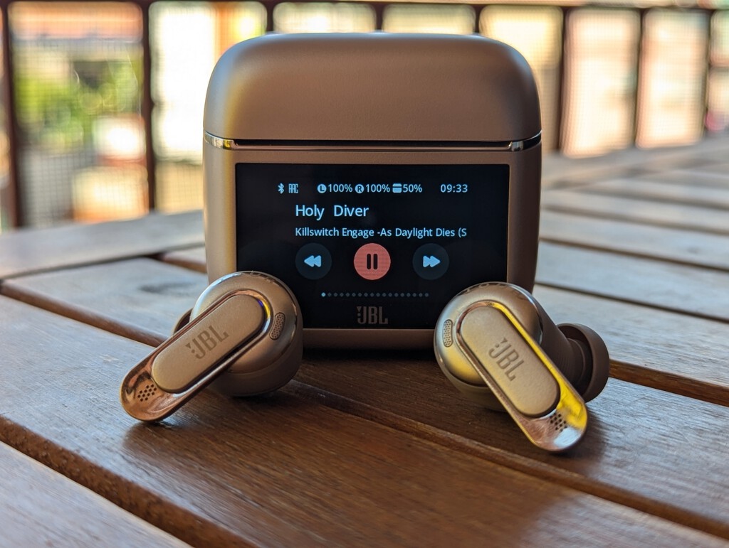 JBL Tour Pro 3, análisis: vine por la pantalla táctil, me quedo porque ahora mismo no hay auriculares TWS más completos