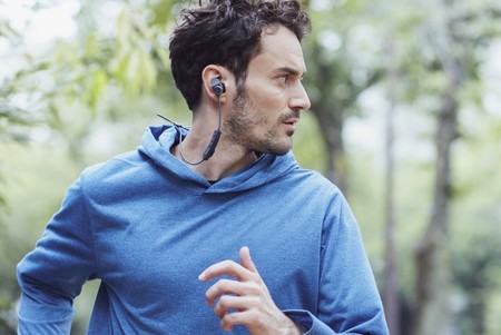 Los nuevos auriculares inalámbricos ATH-SPORT90BT de Audio-Technica apuestan por traer el reproductor musical incorporado de serie