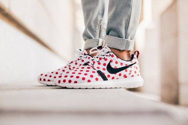 Tus pies son flamencos con la edición Dots de las Roshe Run de Nike