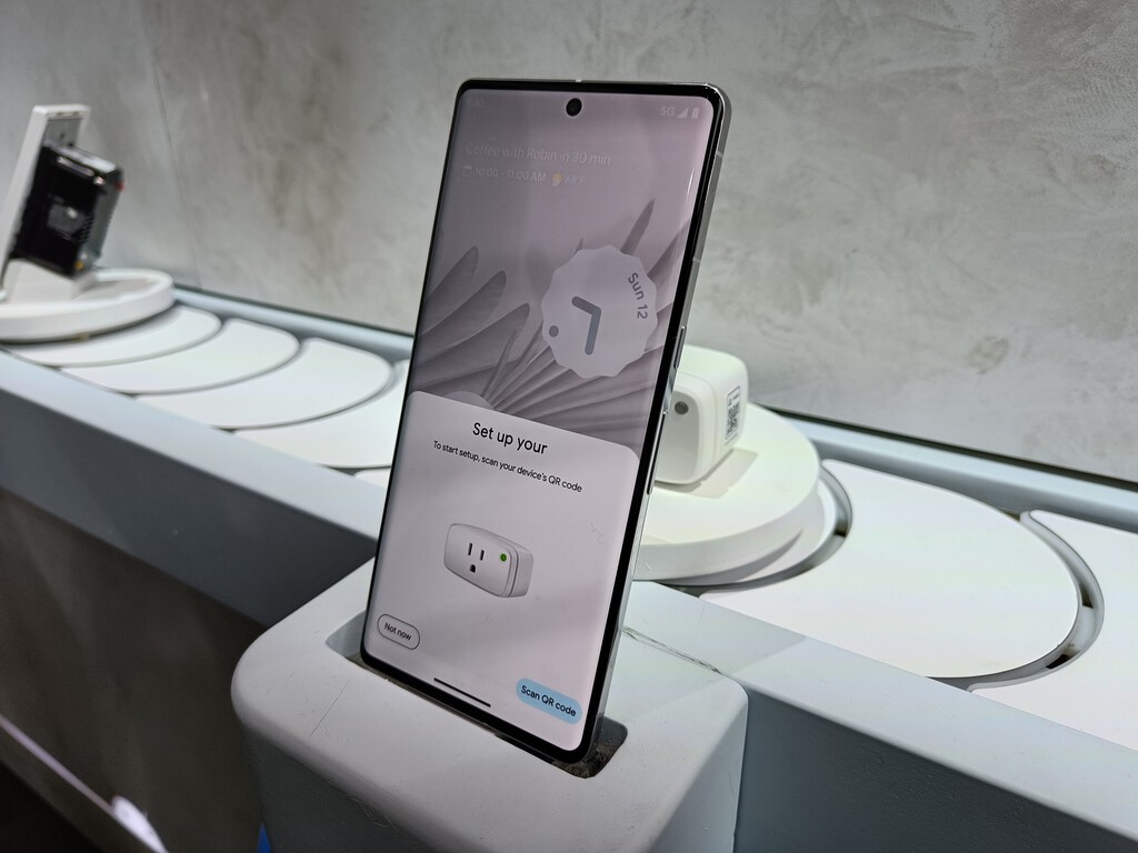 Tan fácil como escanear un código QR: así es como los dispositivos compatibles con Matter se conectan a tu ecosistema