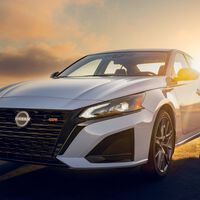Nissan Altima 2023 se pone al día con una imagen más seductora y mayor tecnología