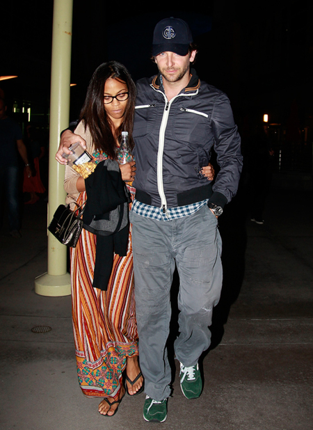 Bradley Cooper y Zoe Saldaña ya no se esconden... <em>love is in the air</em>