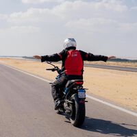 Si pensabas que viajar en moto eléctrica era imposible, estabas equivocado. Un egipcio ha hecho 13.000 km en un mes