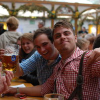 Hay algo mucho peor que la resaca para los alemanes que van al Oktoberfest: las primeras horas sin poder probar cerveza 