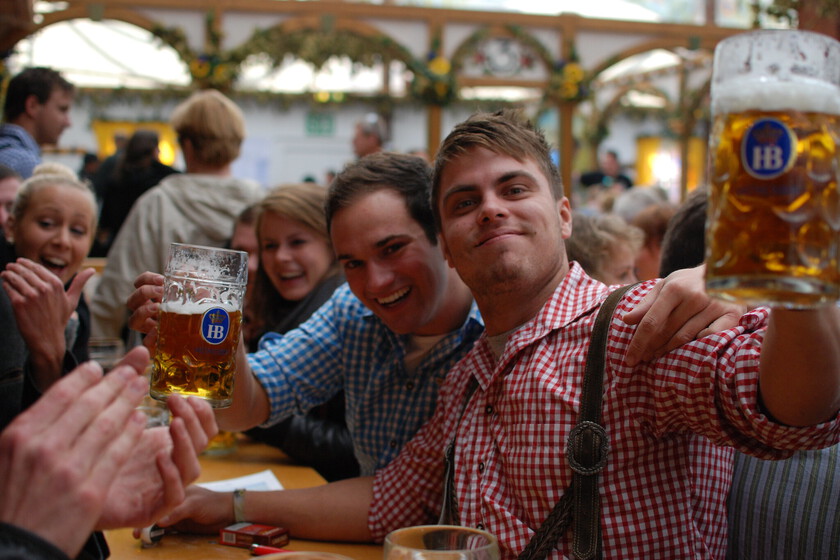 Hay algo mucho peor que la resaca para los alemanes que van al Oktoberfest: las primeras horas sin poder probar cerveza