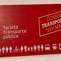 En pleno 2024 necesitabas una tarjeta física para utilizar el transporte público en Madrid. Ahora solo te hará falta el móvil