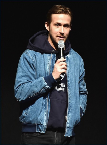 Ryan Gosling nos muestra como lucir trendy al máximo con una bomber jacket de Forever 21
