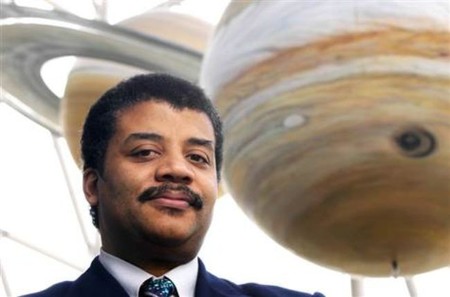 Los 8 libros que cualquier persona inteligente debería leer, según Neil deGrasse Tyson