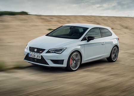 ¡Más fuego a la lumbre! El nuevo SEAT León Cupra tendrá 300 hp y tracción integral
