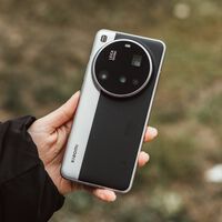 El Xiaomi 17 Ultra se queda sin pantalla trasera, y la razón tiene mucho sentido: necesita ese espacio para la mejor cámara posible