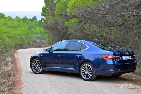 Skoda Superb 2 0 Tdi 150 L K 042