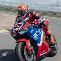 Renovación total: el nuevo casco de Marc Márquez se llama Shoei X-SPR Pro, y puede romper la barrera de los 350 km/h 