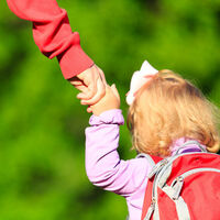 Cómo ayudar a tu hijo a superar la angustia por separación en la vuelta al cole