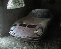 Galería de coches clásicos abandonados