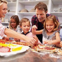 19 recetas de pizzas caseras para hacer con niños y disfrutar de un divertido plan en familia