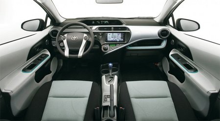 toyota-prius-c-interior-01.jpg