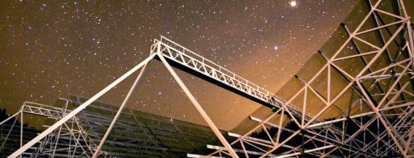 Una potente onda de radio vino del espacio exterior. 158 días después supimos de dónde vino