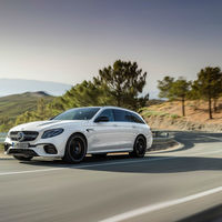 Video: Mira el Mercedes-AMG E63 S Estate y Porsche Panamera Turbo Sport Turismo luchar por cada cm durante 1/2 milla