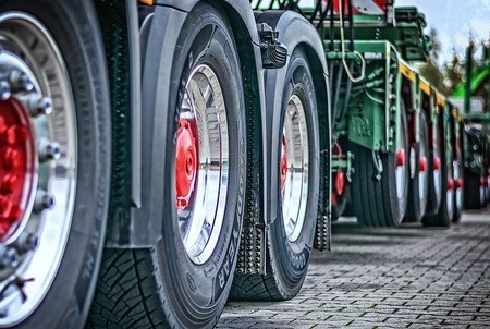 Pedro Sánchez, y la rebelión de los tractores. Los agricultores, gritan:"No tenemos nada que perder"