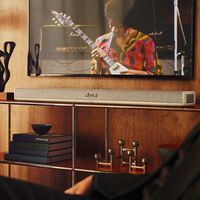 Esta barra de sonido Marshall busca llevar el sonido de cine sin llenar la sala de bocinas