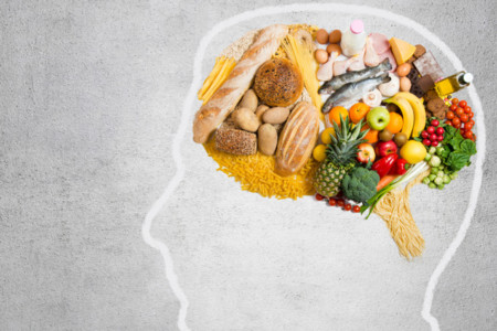 Llevar una dieta saludable fortalece nuestro cerebro