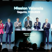 A Volkswagen queria superar a China fabricando baterias em Valência. Acaba de vender metade da empresa para um fabricante chinês 