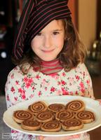 Galletas espirales de mantequilla y chocolate. Receta para hacer con los niños