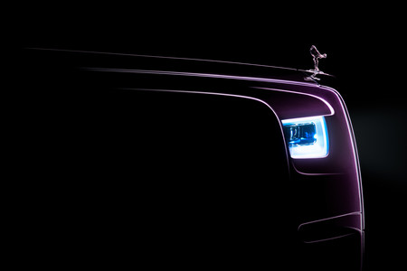 El Rolls-Royce Phantom VIII se insinúa de nuevo, esta vez con este teaser oficial