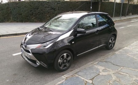 El Toyota AYGO x-clusiv a prueba. Interior y multimedia