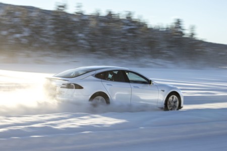 El objetivo de Tesla Motors para 2016 es superar las 80.000 entregas