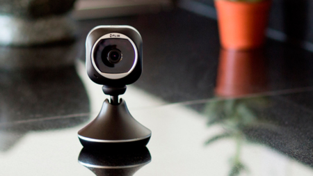 Flir FX, una cámara de vigilancia para el hogar que también hace las veces de "GoPro"