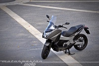 Motorpasión a dos ruedas: prueba Honda Integra, Barcelona pretende anular la convalidación B-A1