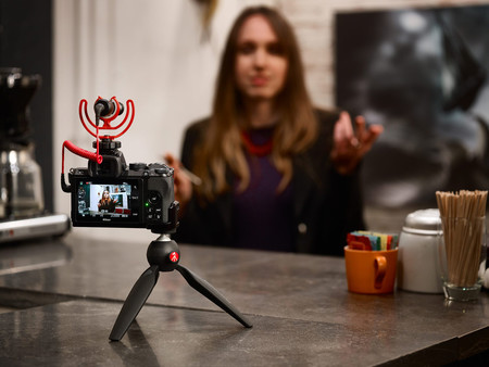 Nikon Z50 Vlogger Kit, pack todo en uno para hacer de esta mirrorless APS-C la mejor herramienta para crear y compartir vídeos