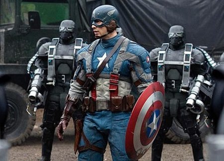 Chris Evans de Capitán América... ¿qué escondes entre las piernas bribón?