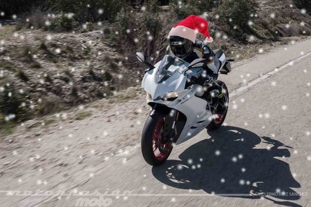 ¡Feliz Navidad de parte de todo el equipo de Motorpasión Moto!