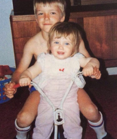 Adivina quién... tira de foto tierna para felicitar un cumple